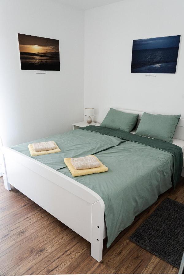 Station 22 - Brand New Apartment With A Terrace And Private Parking Vir Buitenkant foto