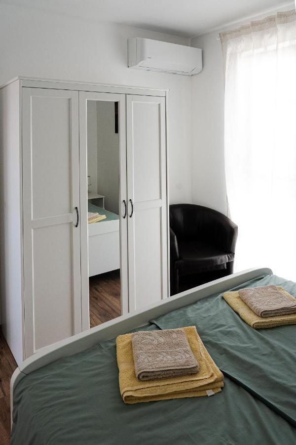 Station 22 - Brand New Apartment With A Terrace And Private Parking Vir Buitenkant foto